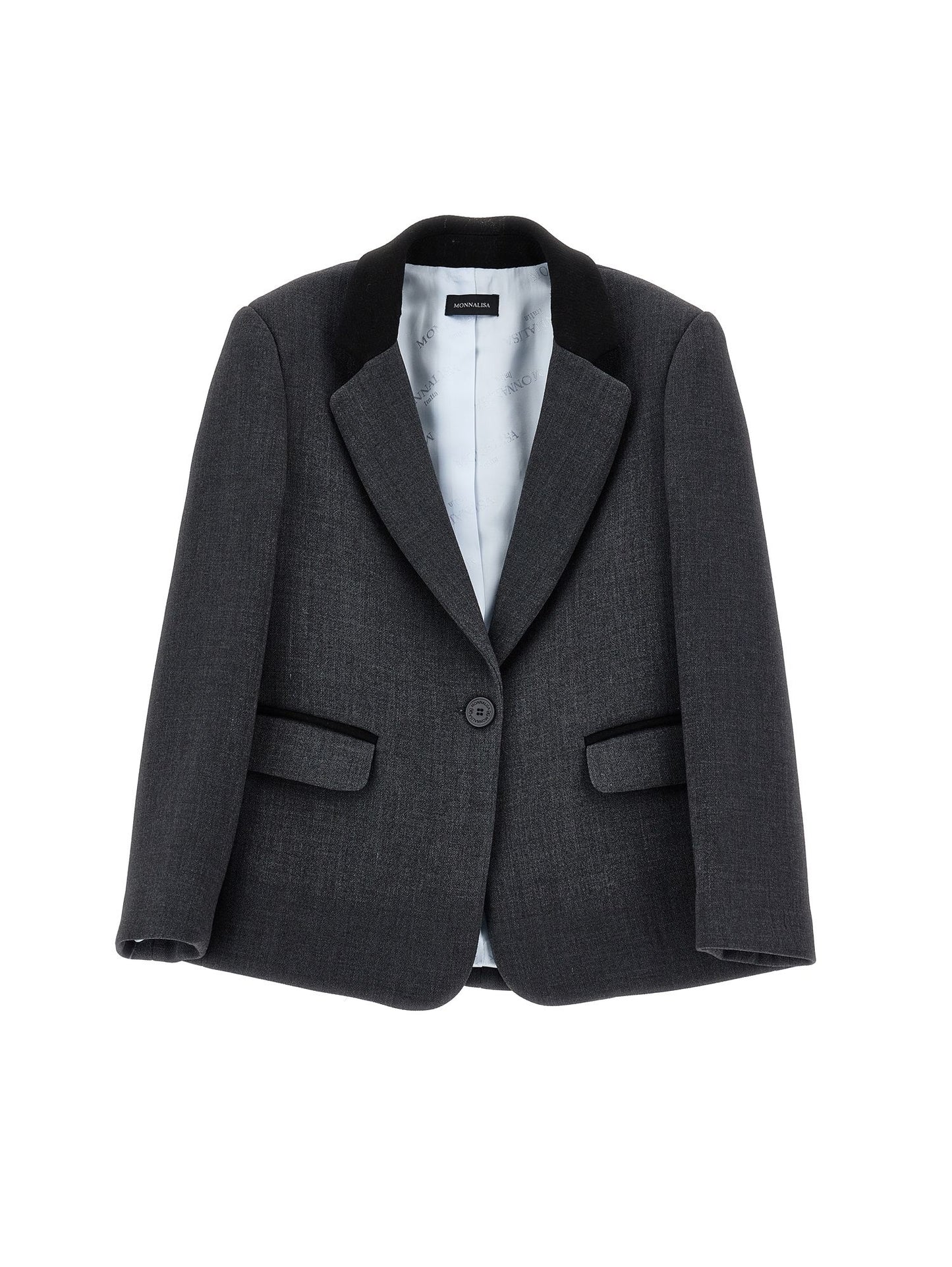Jacket coupled with black profiles