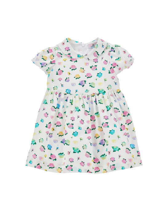 Robe roses sur l’ensemble